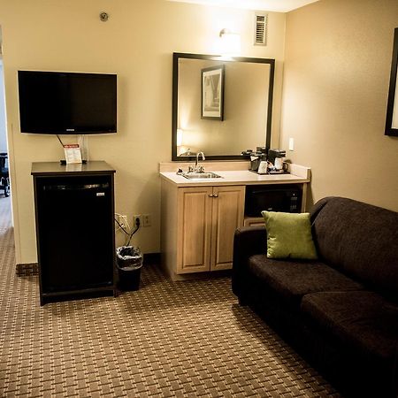 Travelodge Suites By Wyndham Moncton Eksteriør bilde