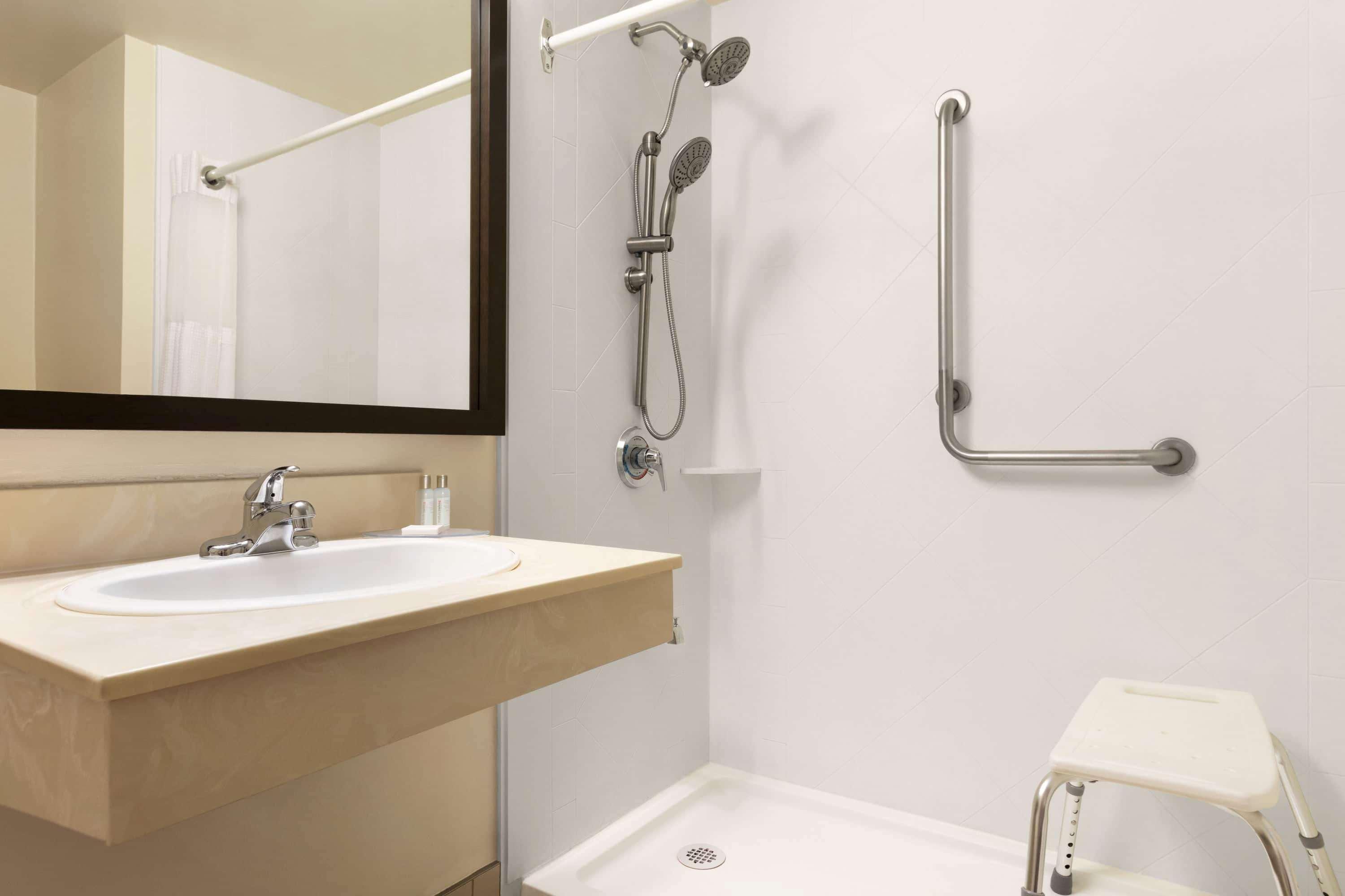 Travelodge Suites By Wyndham Moncton Eksteriør bilde