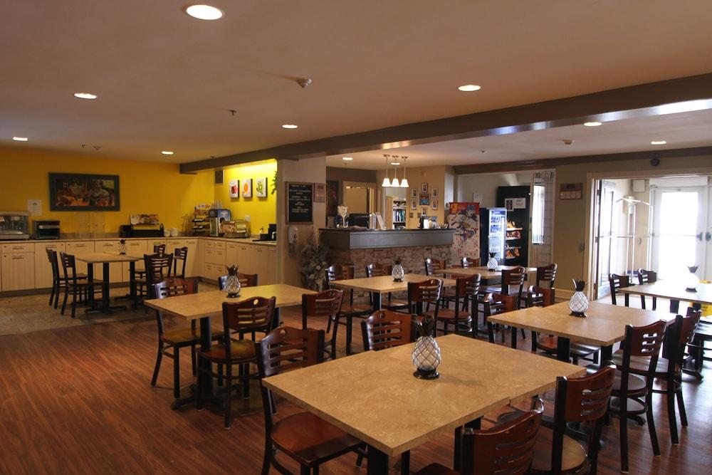 Travelodge Suites By Wyndham Moncton Eksteriør bilde